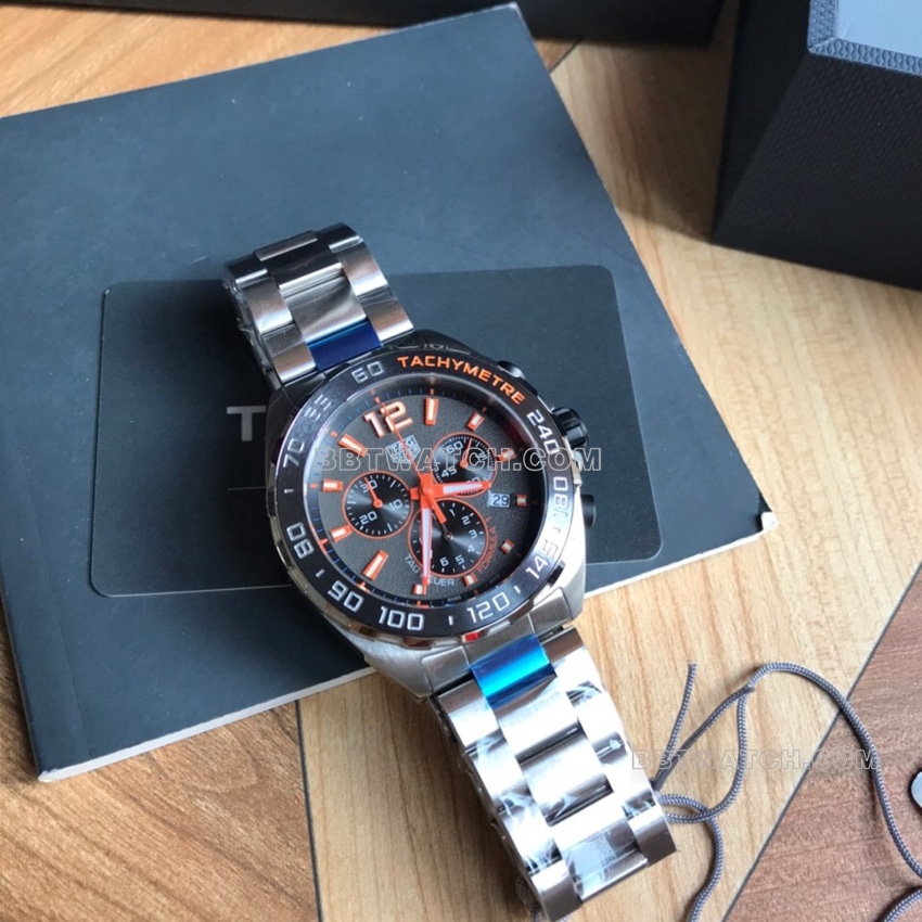 Tag Heuer F1top-tier gray plate chronographsteel bracelet model CAZ101AHfront live photo