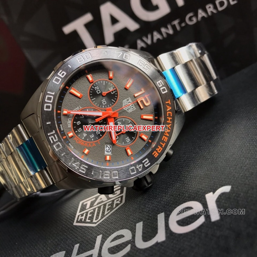 Tag Heuer F1top-tier gray plate chronographsteel bracelet model CAZ101AHfront live photo