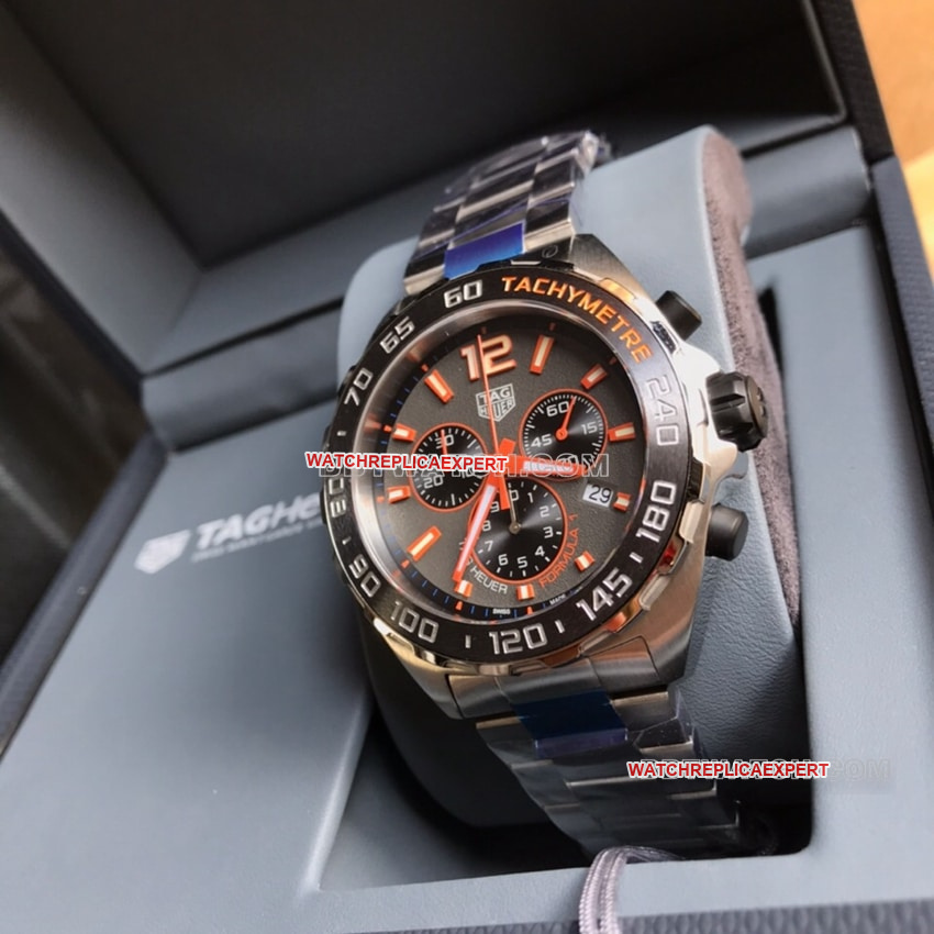 Tag Heuer F1top-tier gray plate chronographsteel bracelet model CAZ101AHfront live photo