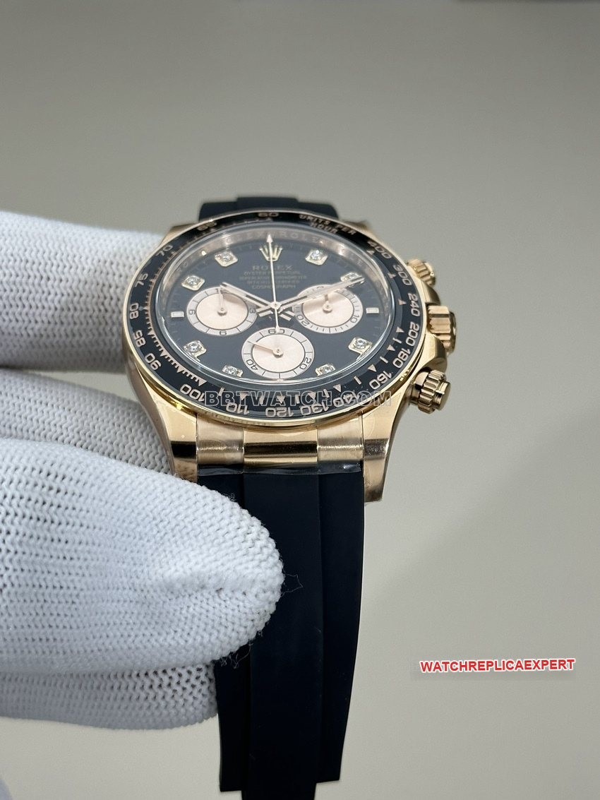 Clean FactoryRolexDaytonasuper cloneblack dialrose gold rubber model 126515side live photo