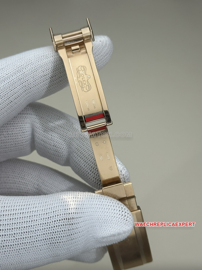 Clean FactoryRolexDaytonasuper cloneblack dialrose gold rubber model 126515clasplive photos
