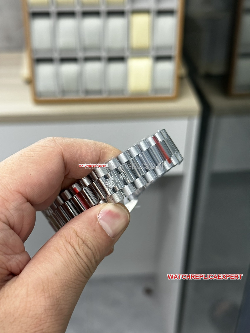 GM FactoryRolexDay-Date type top-tier 1:1super ice blue dialm228236-0018braceletlive photos