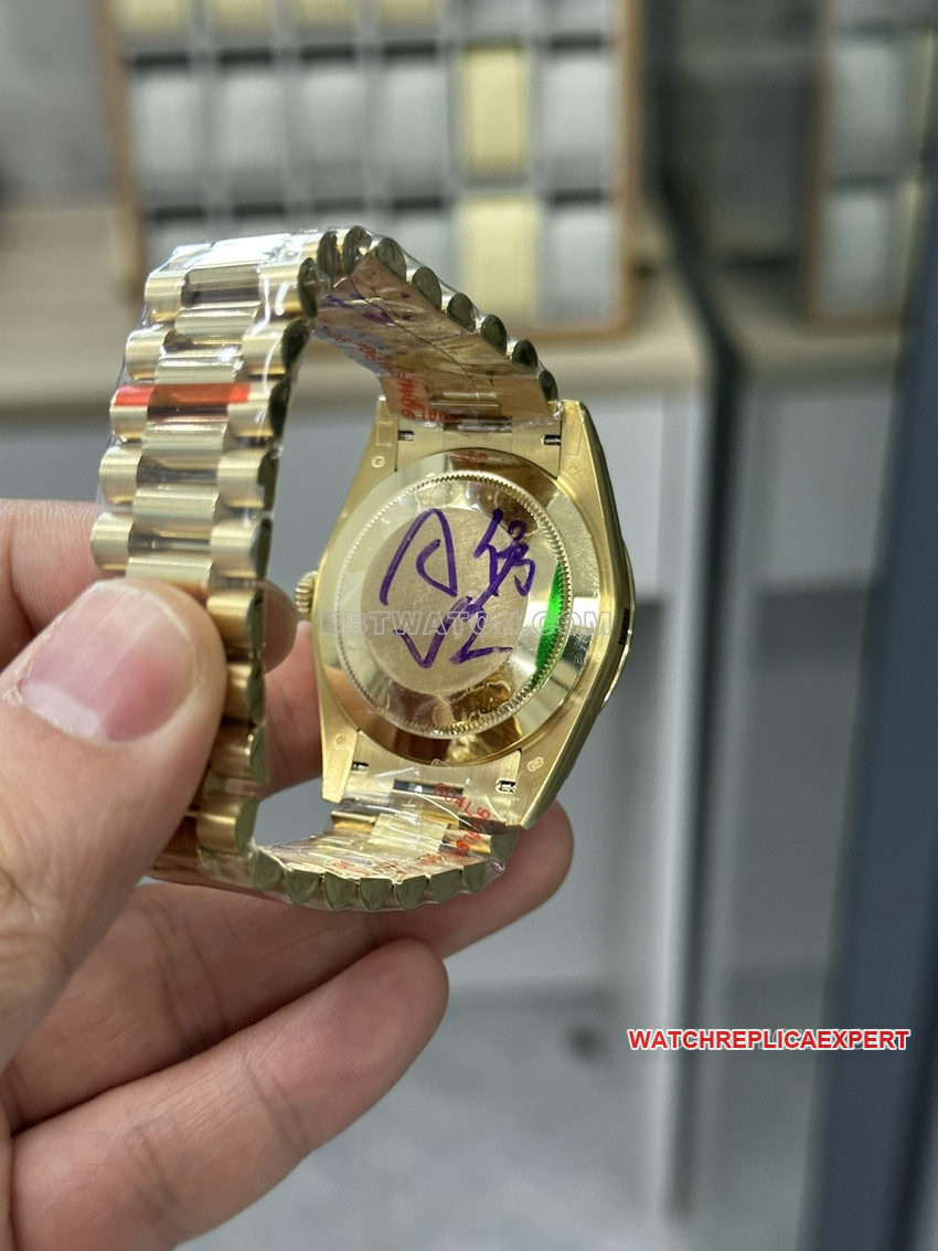 GM FactoryRolexDay-Date type 1:1super gradient green dialm228238-0069caseback live photo