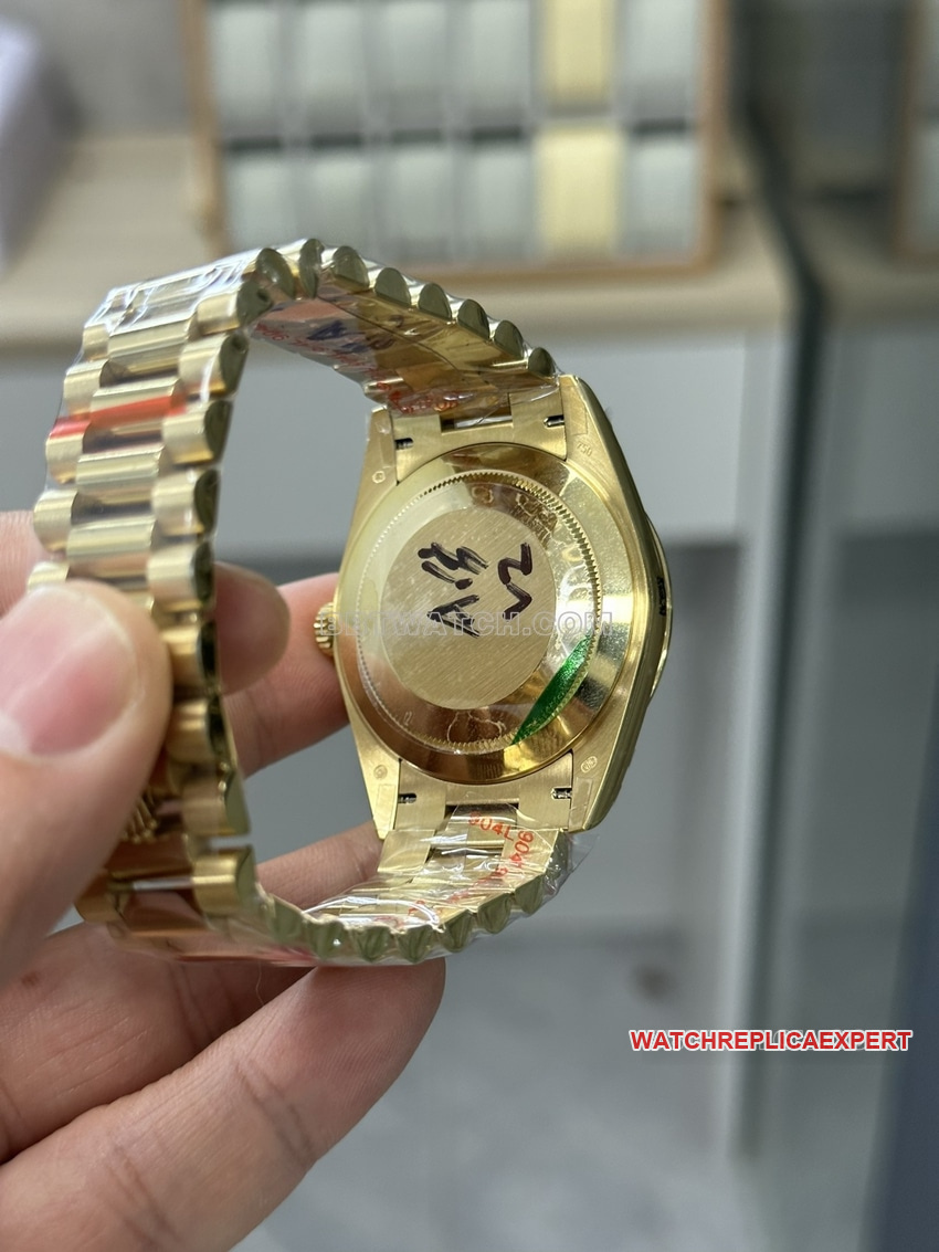 GM FactoryRolexDay-Date type gold plate m228238-0006caseback live photo