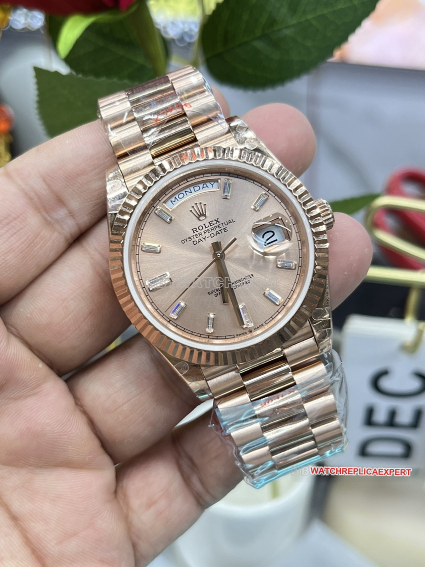 GM FactoryRolexDay-Date type top-tier 1:1high-quality replicarose gold disc front live photo
