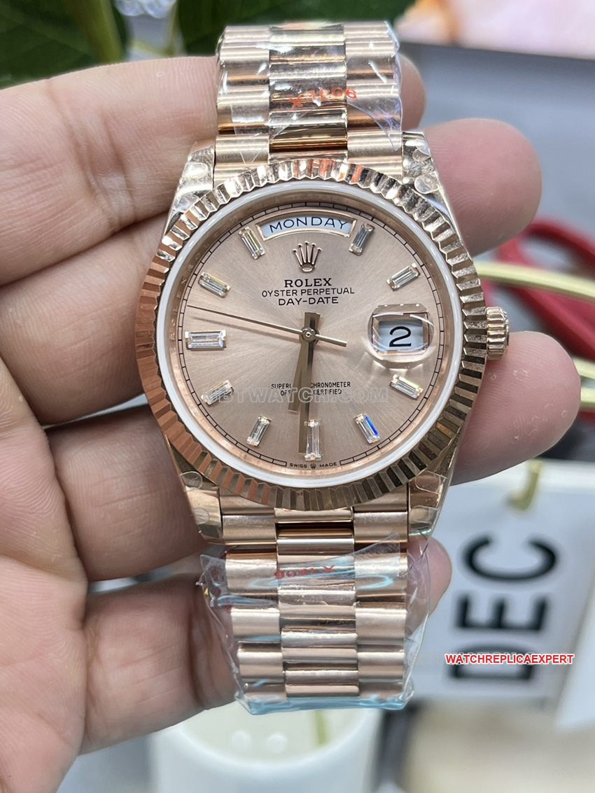 GM FactoryRolexDay-Date type top-tier 1:1high-quality replicarose gold disc front live photo