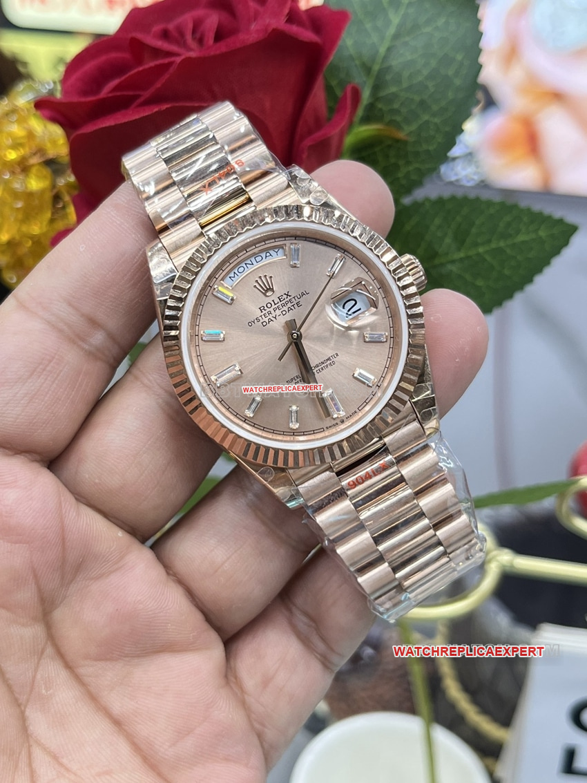 GM FactoryRolexDay-Date type top-tier 1:1high-quality replicarose gold disc front live photo