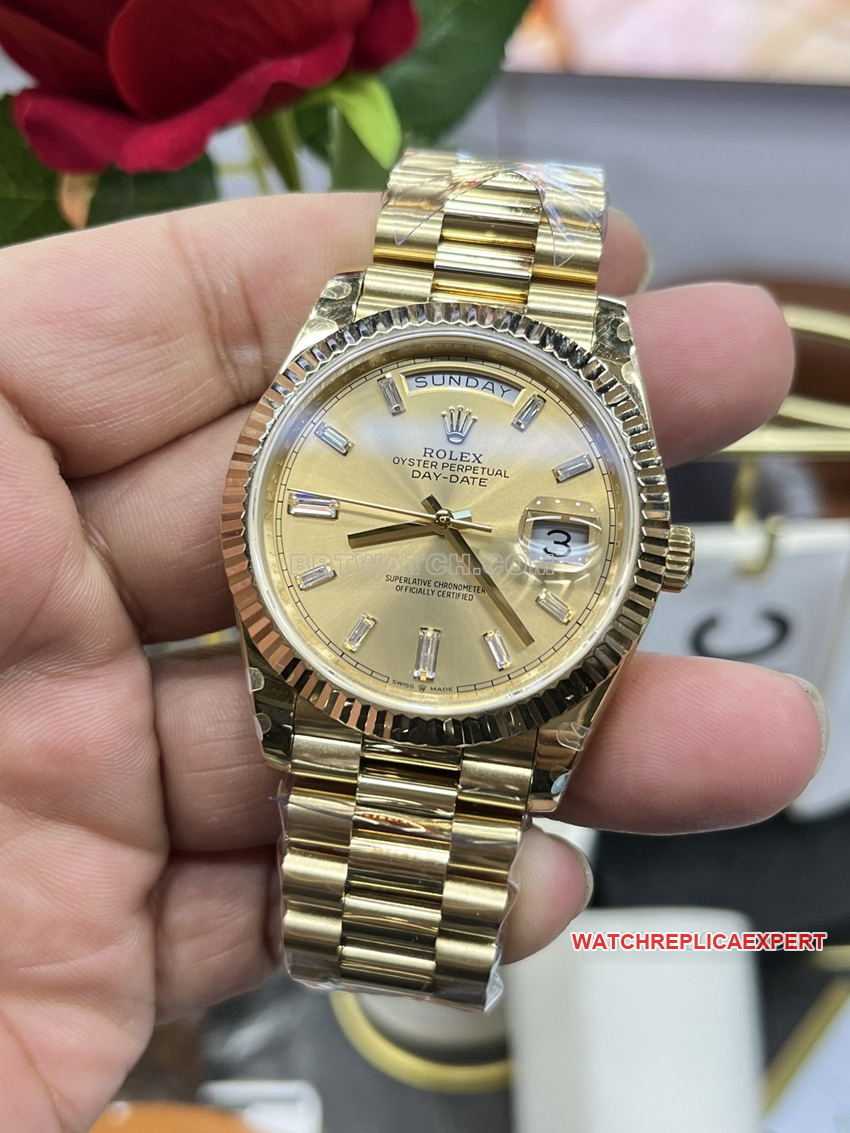 GM FactoryRolexDay-Date type top-tier 1:1super champagne tray m228238-0005front live photo