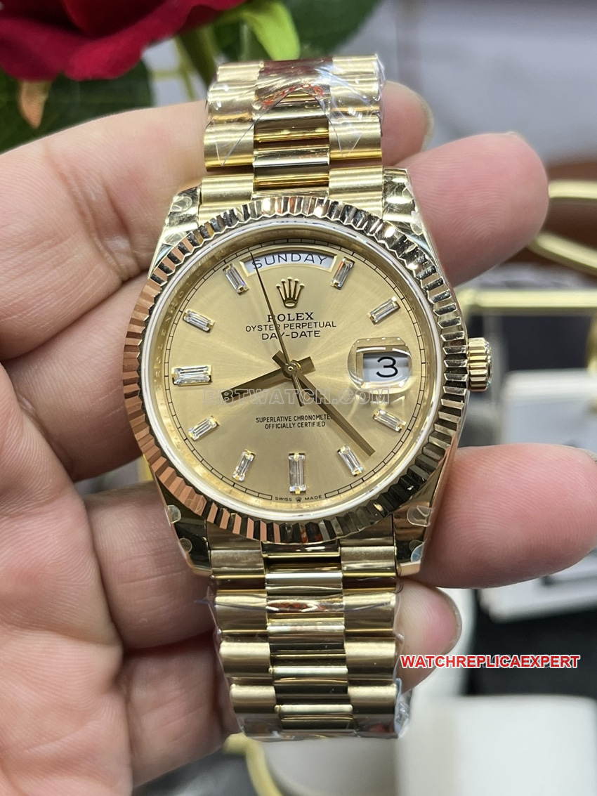 GM FactoryRolexDay-Date type top-tier 1:1super champagne tray m228238-0005front live photo