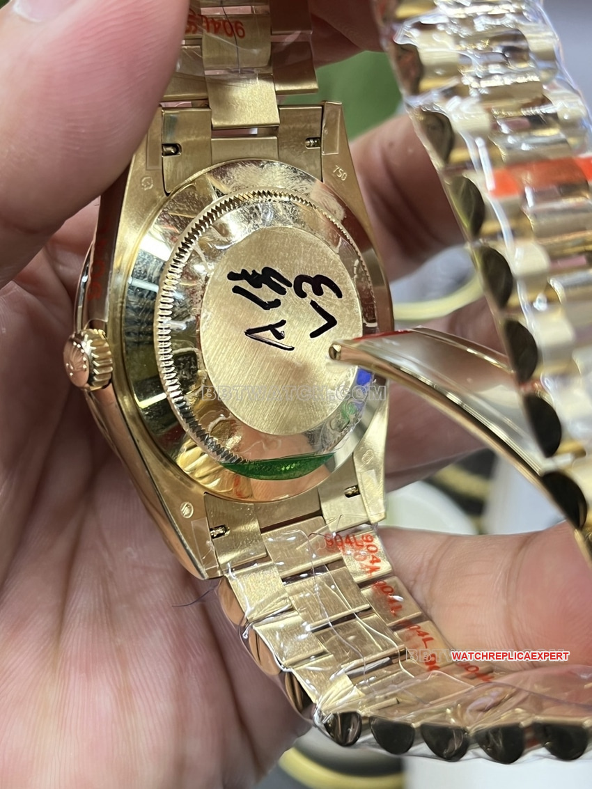 GM FactoryRolexDay-Date type top-tier 1:1super champagne tray m228238-0005caseback live photo