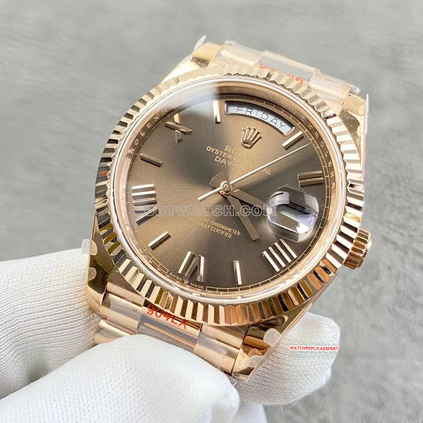 GM FactoryRolexDay-Date type top-tier coffee tray rose goldm228235-0002front live photo