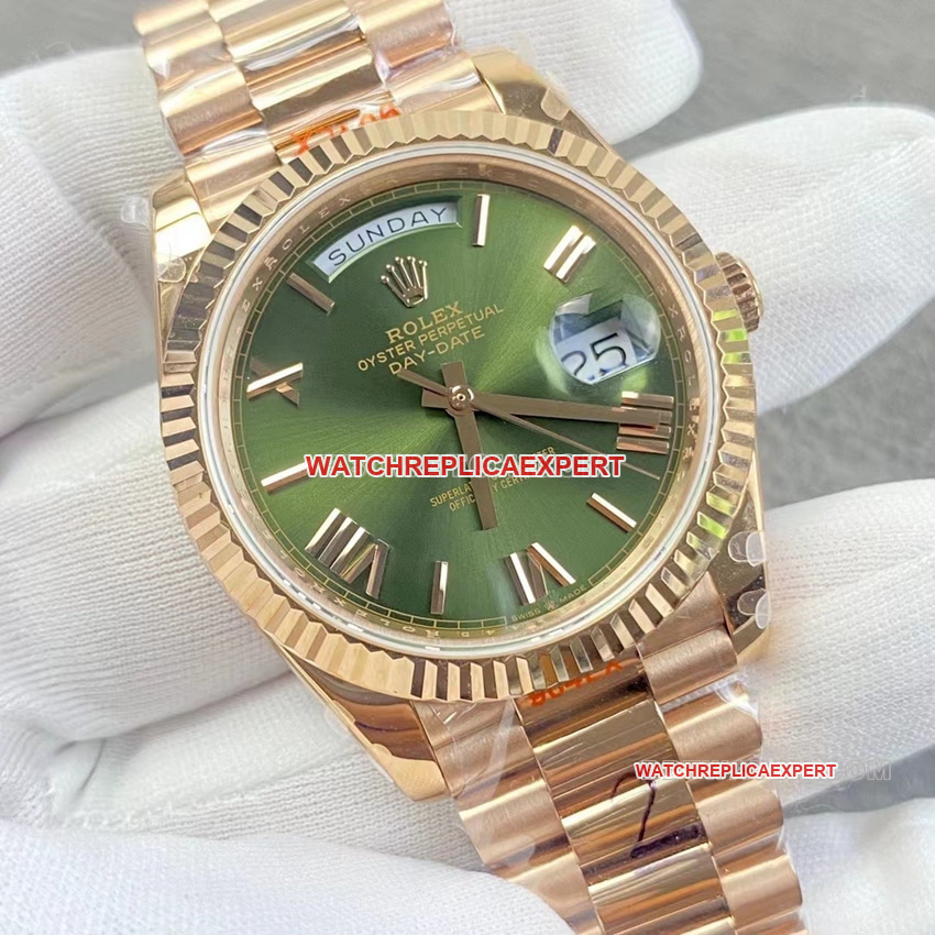 GM FactoryRolexDay-Date type 1:1super olive green dialrose goldm228235-0025front live photo