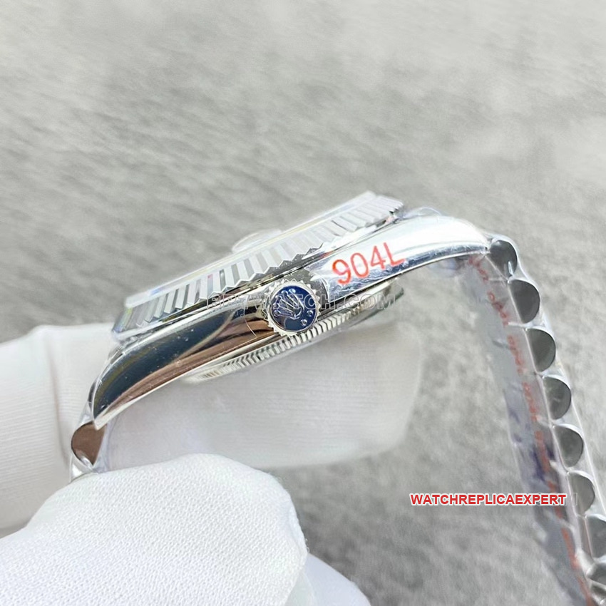 GM FactoryRolexDay-Date type 1:1super clonewhite dialm228239-0046side live photo