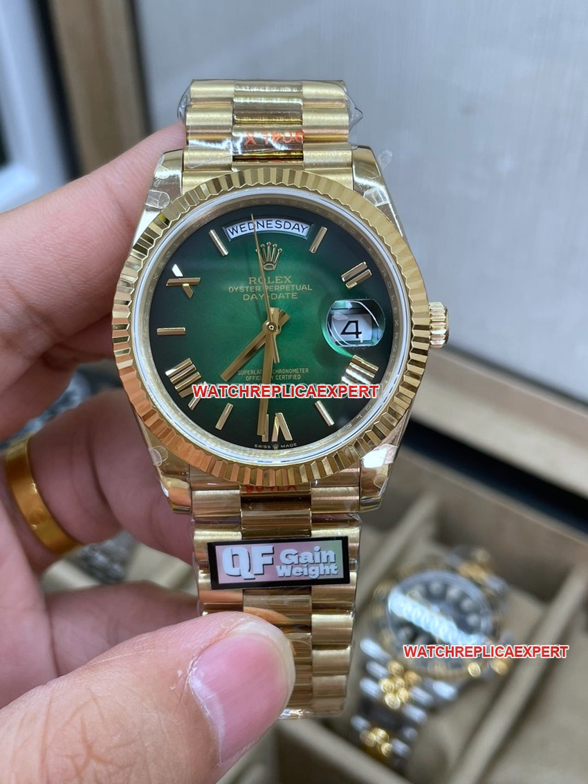 QF factory RolexDay-Date type 1:1top-tier smoked green m228238-0069front live photo