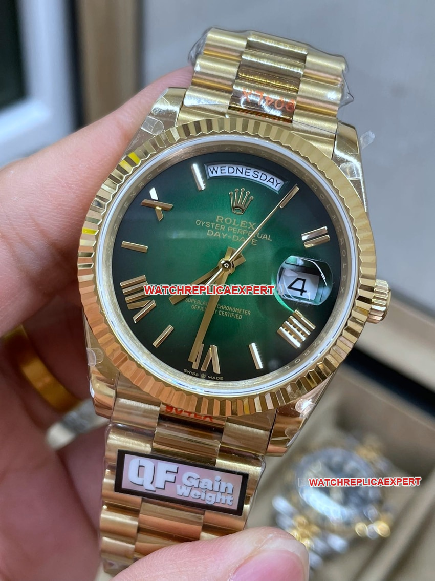 QF factory RolexDay-Date type 1:1top-tier smoked green m228238-0069front live photo