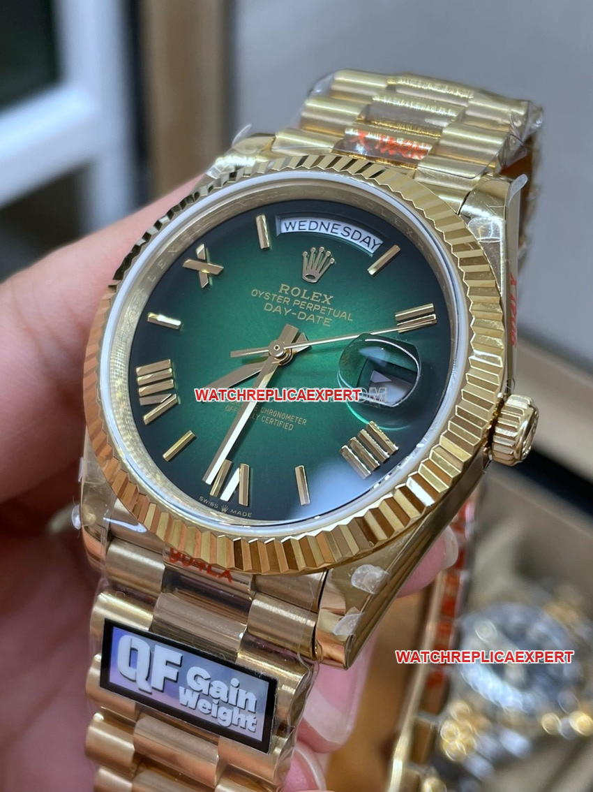 QF factory RolexDay-Date type 1:1top-tier smoked green m228238-0069front live photo