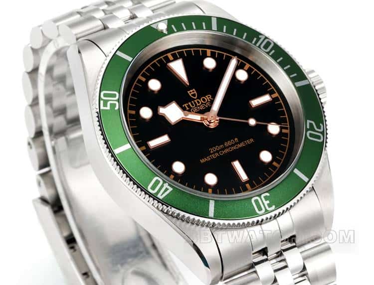 3TTudor Biwan 1:1top-tier replicablack dialsteel bracelet model 79230Gfront live photo