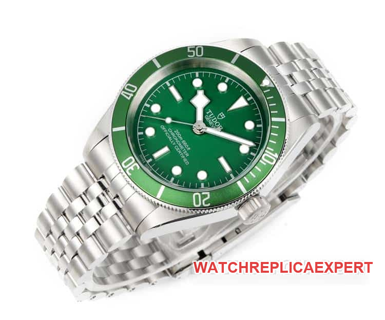 3TTudor Biwan top-tier 1:1high-quality replicagreen dialsteel bracelet model 79230Gfront live photo