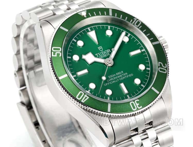 3TTudor Biwan top-tier 1:1high-quality replicagreen dialsteel bracelet model 79230Gfront live photo