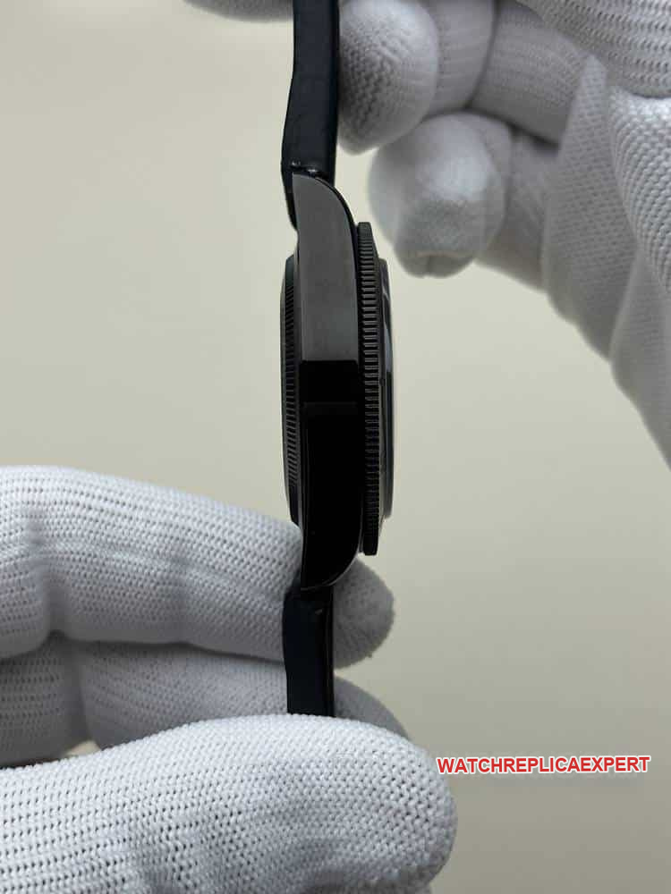 GRTudor Biwan top-tier 1:1super cloneblack dialleather strap model M79210side live photo