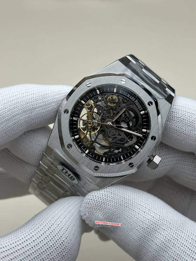 THBAudemars PiguetRoyal Oaktop-tier dark gray hollow plate steel bracelet model 15407front live photo