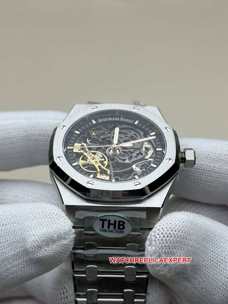 THBAudemars PiguetRoyal Oaktop-tier dark gray hollow plate steel bracelet model 15407front live photo
