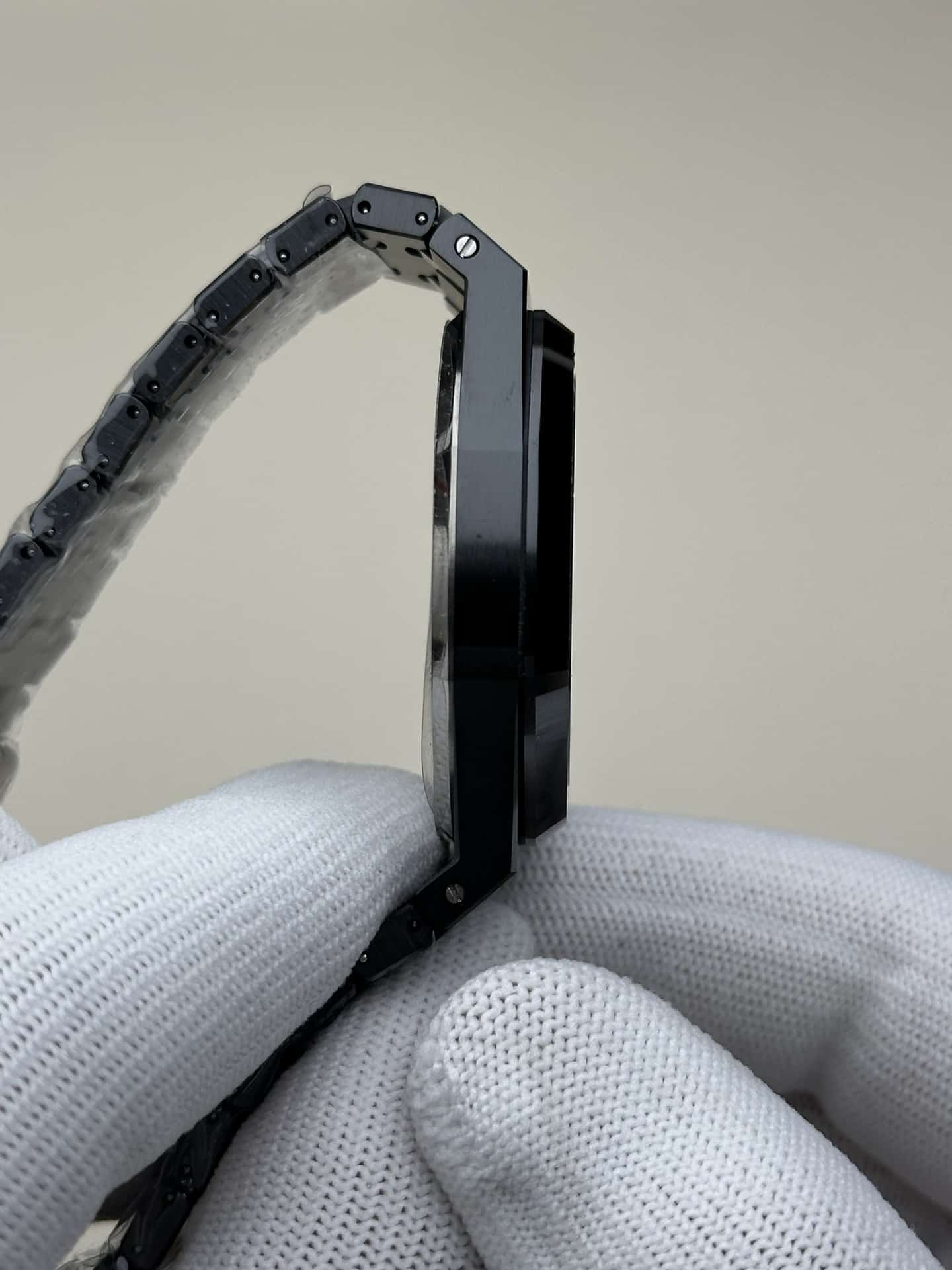 THBAudemars PiguetRoyal Oak1:1super black ceramic hollow plate steel bracelet model 15416side live photo