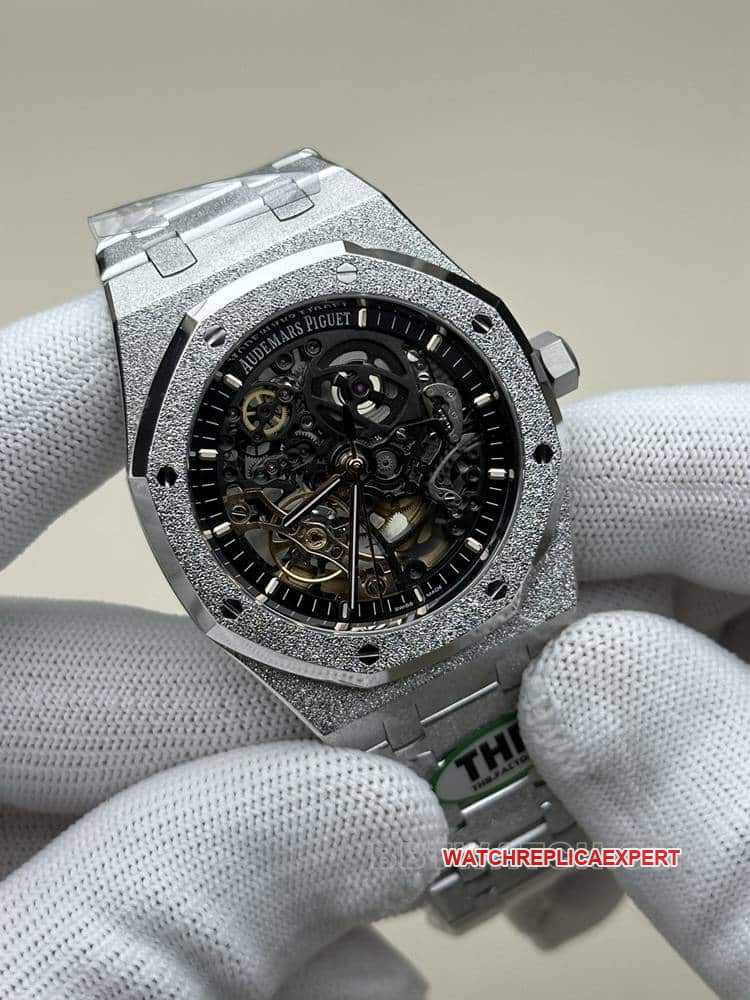 THBAudemars PiguetRoyal Oak1:1super dark gray hollow plate steel bracelet model 15407front live photo