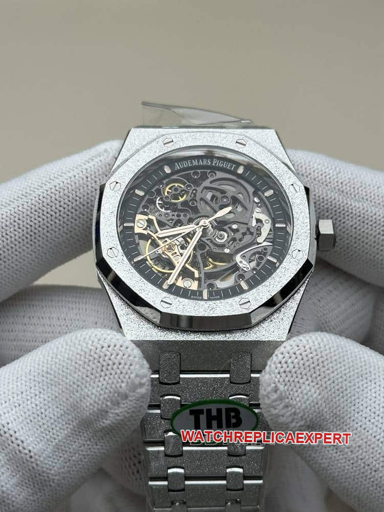 THBAudemars PiguetRoyal Oak1:1super dark gray hollow plate steel bracelet model 15407front live photo