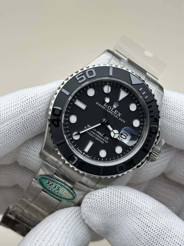 CleanRolex Yacht-Mastersuper cloneblack dialtitanium226627front live photo