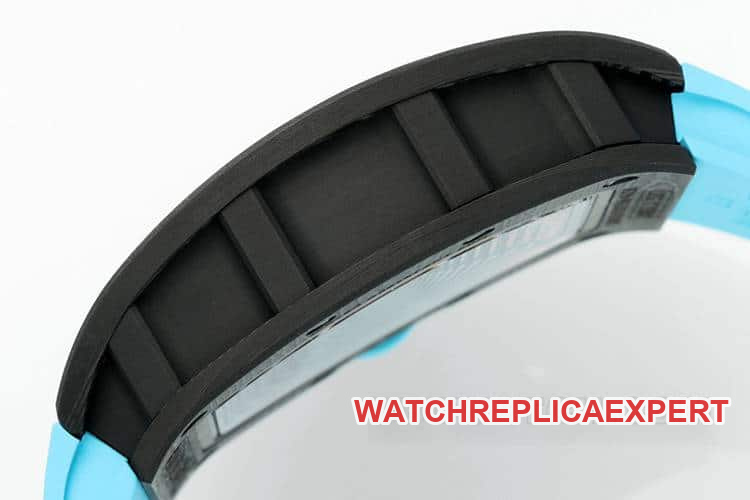APSRichard Milletop-tier carbon fiber case blue rubber model RM055side live photo