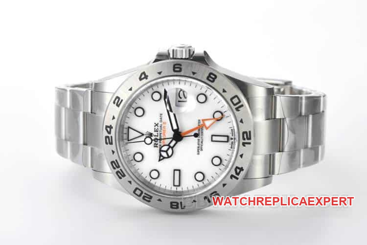 CleanRolex Explorer top-tier replicawhite dialsteel bracelet model 226570front live photo