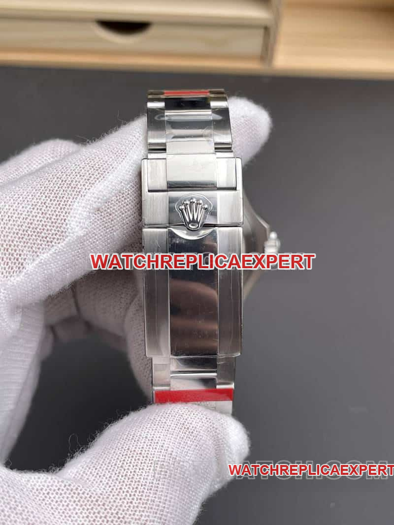 VSRolex Yacht Master gray plate 126622braceletlive photos