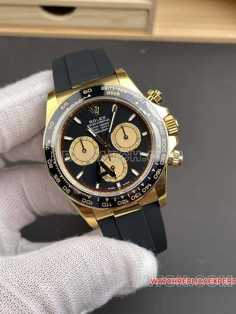 VSRolexDaytonasuper cloneblack dialyellow gold shell rubber style 126518front live photo