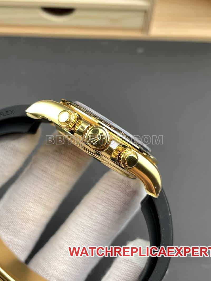 VSRolexDaytonasuper cloneblack dialyellow gold shell rubber style 126518side live photo