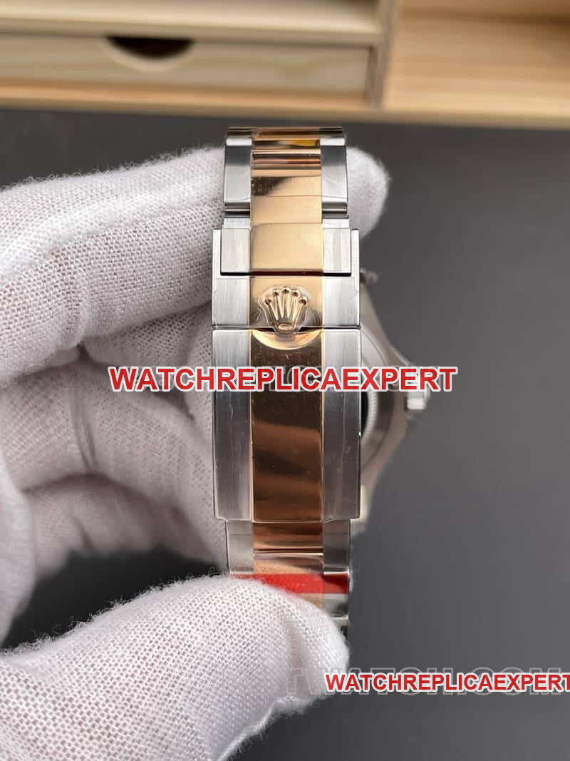 VSRolex Yacht-Master chocolate plate gold steel bracelet model 126621braceletlive photos