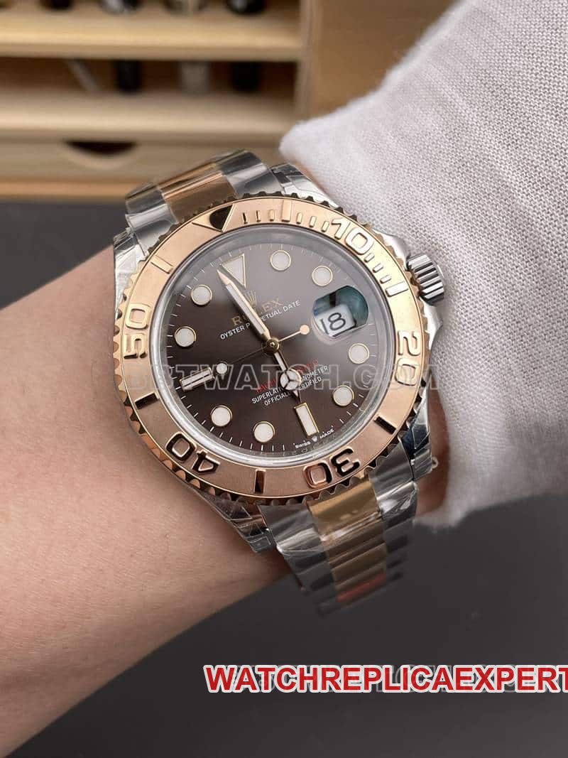 VSRolex Yacht-Master chocolate plate gold steel bracelet model 126621front live photo