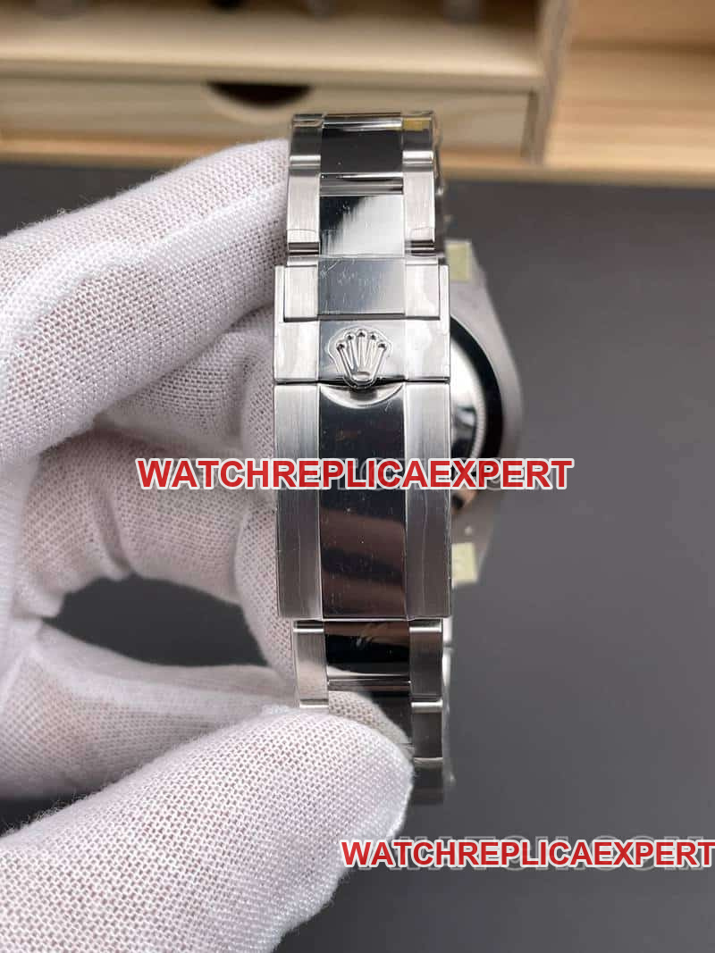 VSRolexGMT-Master1:1top-tier replicagreen dial126729braceletlive photos