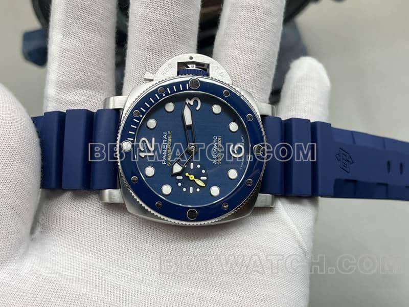 VSPanerai sneak top-tier 1:1super cloneblue dialPAM01676front live photo