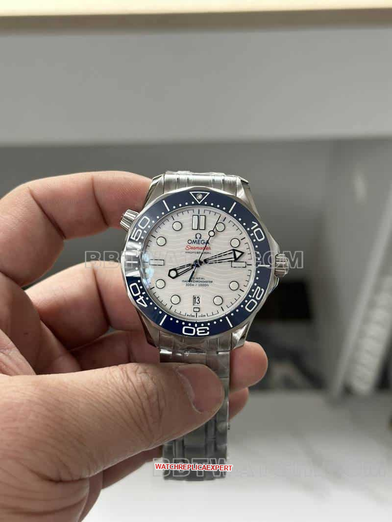 VSOmegaSeamaster1:1super clonewhite dial522.30.42front live photo