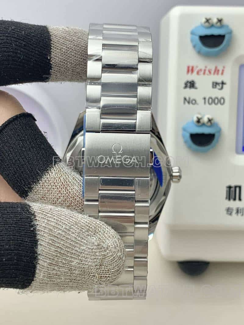 VSOmegaSeamastersuper clone150m black dial220.10.41braceletlive photos