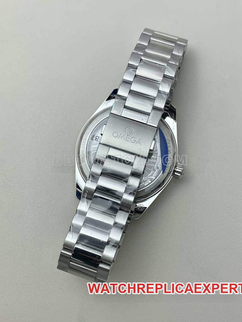 VSOmegaSeamastersuper clone150m black dial220.10.41braceletlive photos
