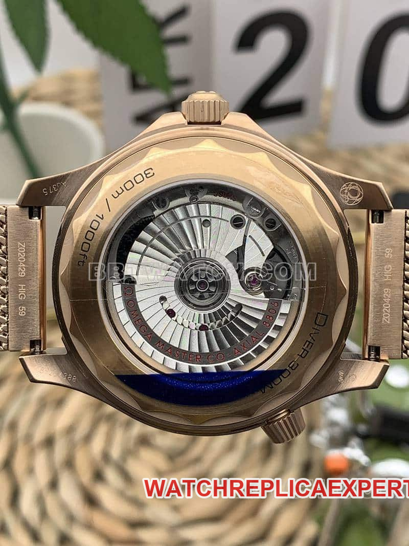 VSOmegaSeamastertop-tier 1:1high-quality replicablack dial300m bronze210.90.42caseback live photo