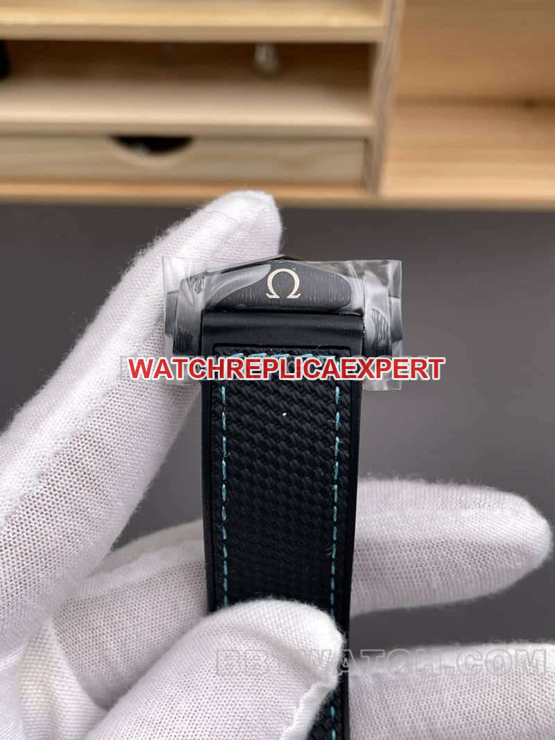 VS FactoryOmegaSeamastertop-tier replicablack dial600m world time 215.92.46clasplive photos