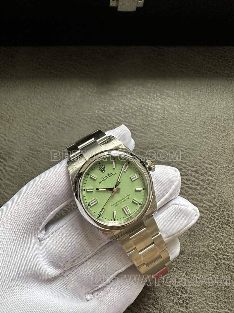 VS FactoryRolex Oyster Perpetual top-tier 1:1high-quality replicagreen dial134300front live photo