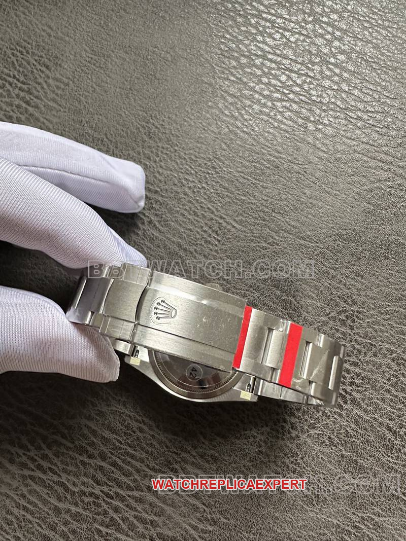 VS FactoryRolex Oyster Perpetual top-tier 1:1high-quality replicagreen dial134300braceletlive photos