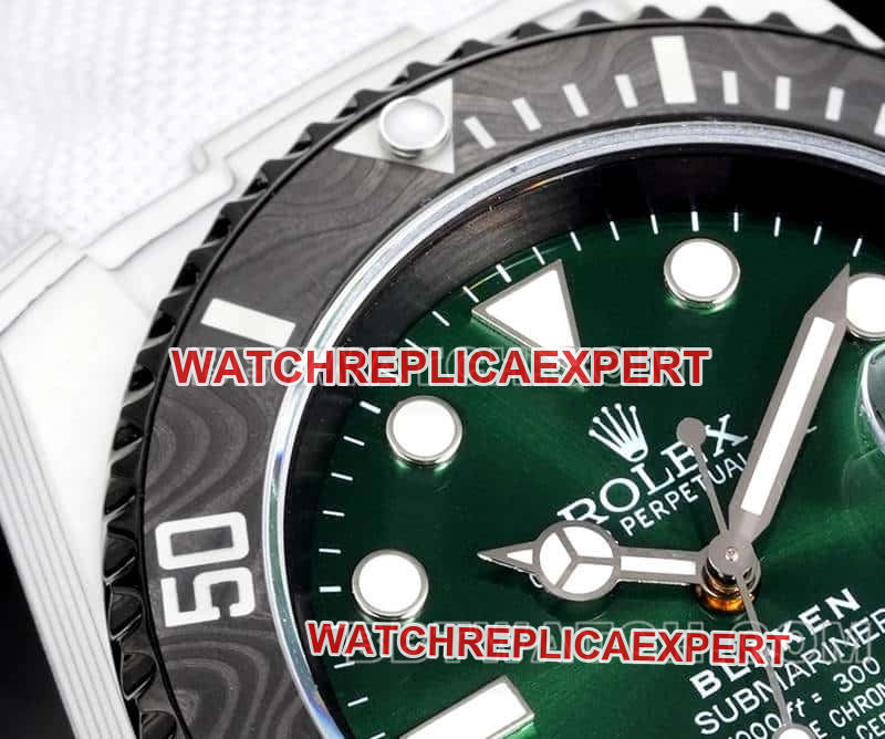 PPM factory RolexSubmariner1:1super clonegreen dial carbon fiber 3135 white leather strap front live photo
