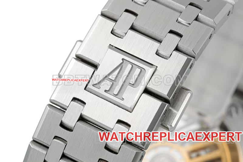 APS factoryAudemars PiguetRoyal Oaksuper cloneblack dialchronograph26240braceletlive photos