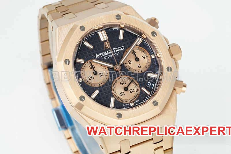 APS factoryAudemars PiguetRoyal Oaksuper cloneblue dialchronographrose gold26240front live photo
