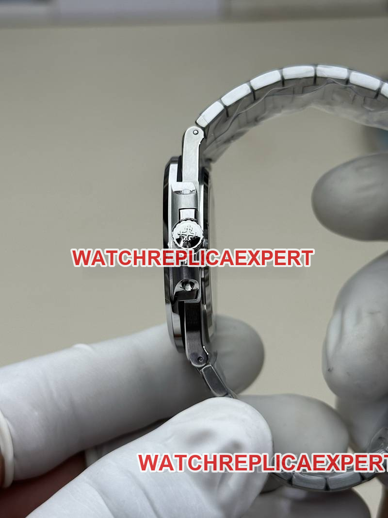 Patek Philippe collectible watch BBF factory Nautilus324movementblue dialsteel bracelet model side live photo